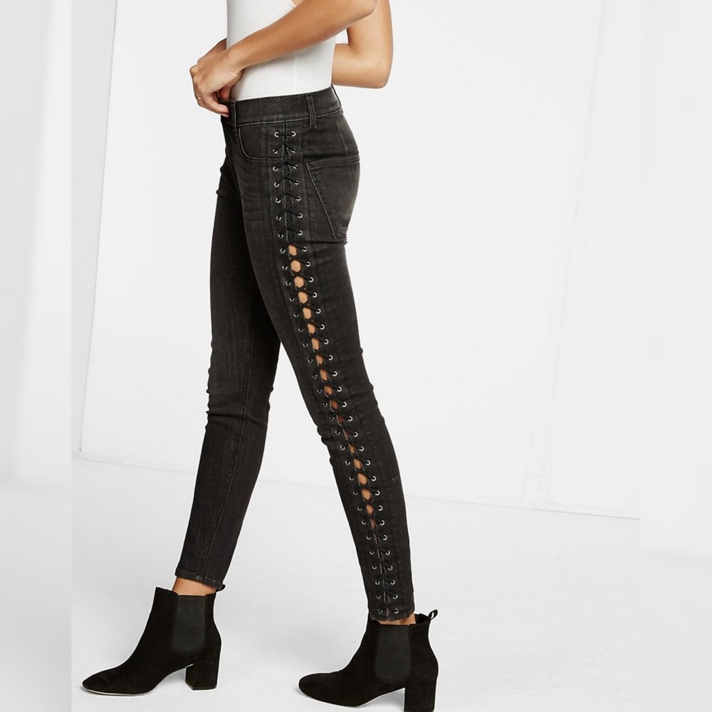 ❤️BOGO EXPRESS Mid Rise Side Lace Up Jeans